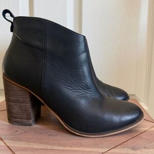 BP Women’s Black Burnished Leather Stacked Heel Lance-Lea Ankle